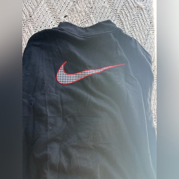 nike quarter zip - Picture 2 of 2